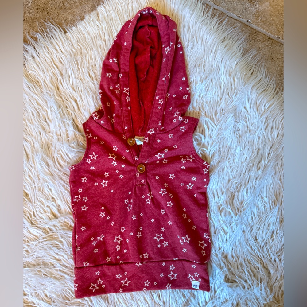 Lulu and Roo Red Star-Patterned Sleeveless Hoodie sz 3T